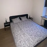 Апартаменти Cosy 2-room Center Self Check-in